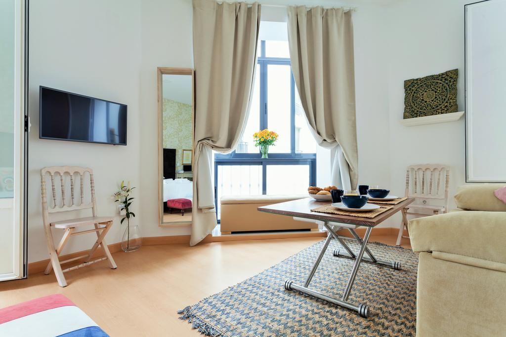 Hostly Acetres 1A Loft In City Center, Comunal Terrace, Fibre,Parking Optional Sevilla Eksteriør bilde