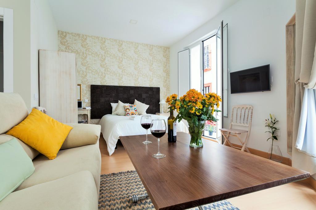 Hostly Acetres 1A Loft In City Center, Comunal Terrace, Fibre,Parking Optional Sevilla Eksteriør bilde